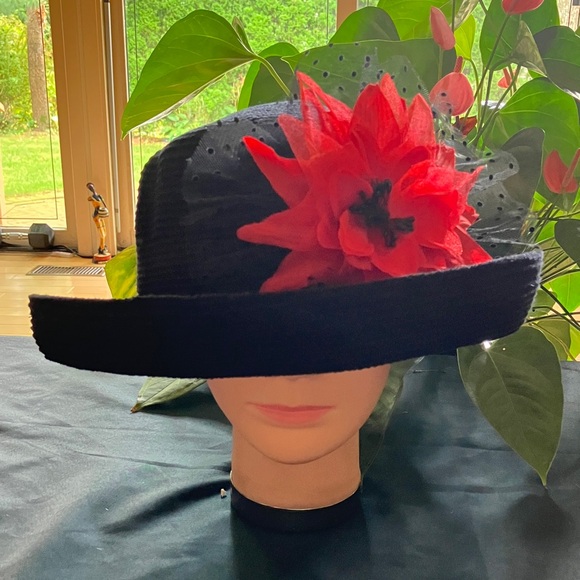 Elegant Black Chenille Hat with Red Flower Accent - Picture 1 of 5